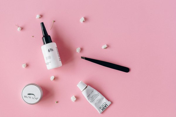 Transform Your Style: Essential Tips for Flawlessly Pairing Wide Belts with Various Dress Styles